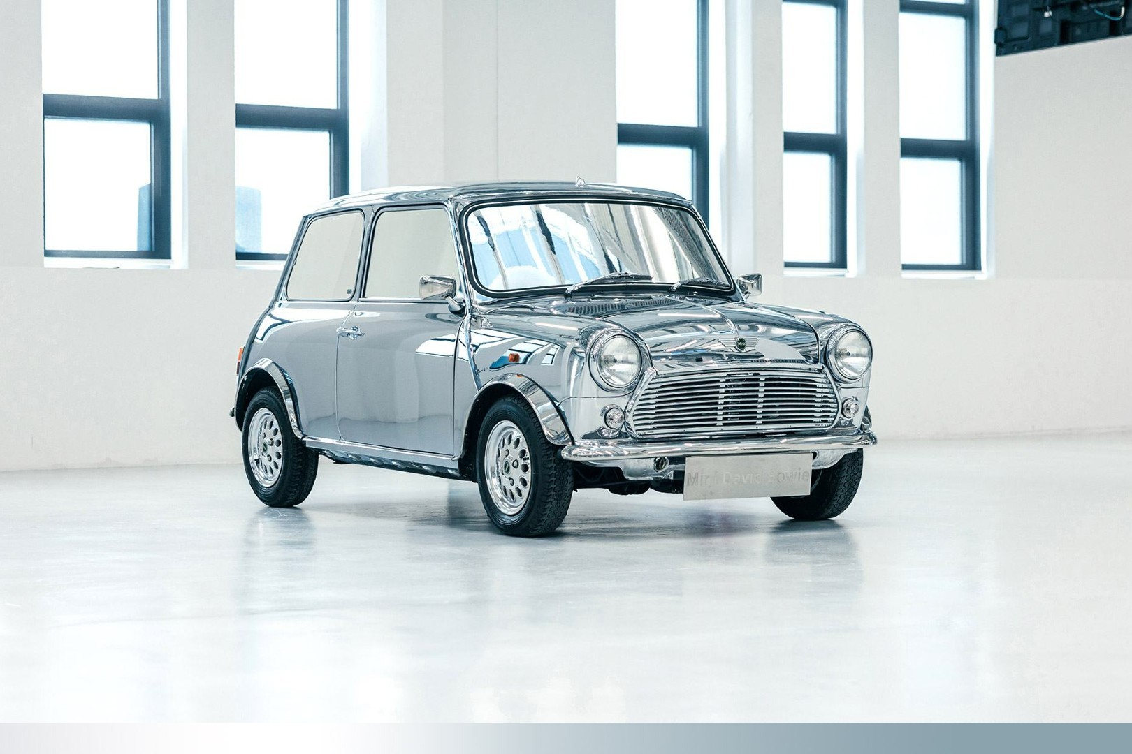 MINI PO UKUSU DEJVIDA BOUVIJA MINI PO UKUSU DEJVIDA BOUVIJA